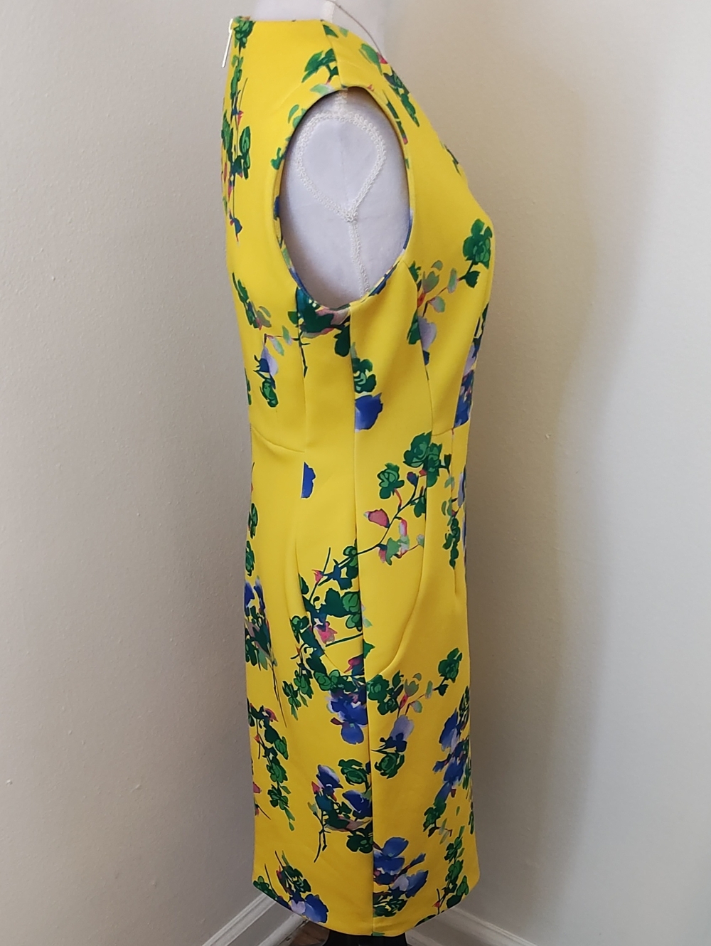 Calvin Klein beautiful yellow base flower print sheath dress - Picture 4 of 7